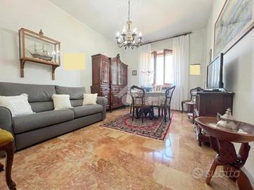 5 LOCALI A ASTI