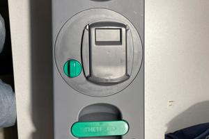 Cassetta wc con maniglie e ruote