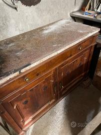 Credenza antica