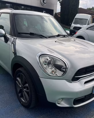 Mini One Countryman 2.0 Cooper D ALL4 Automatica