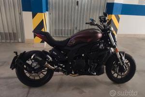 Moto Benelli 502c Cruiser Accessoriata ABS