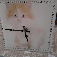 Orologio di vetro con gatto 