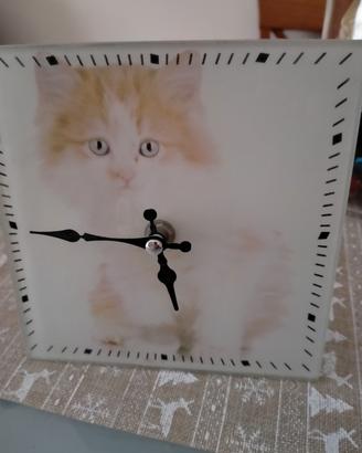 Orologio di vetro con gatto 