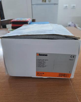 schermo bticino per telecamere 