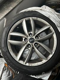 Cerchi completi con pneumatici invernali