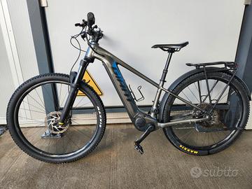 Ebike Giant con sella telescopica Pari al Nuovo
