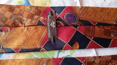 Rara cravatta di Valentino in seta