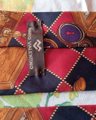 Rara cravatta di Valentino in seta