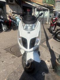 Kymco Dink 200i