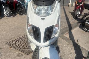 Kymco Dink 200i