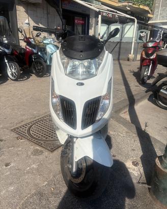 Kymco Dink 200i