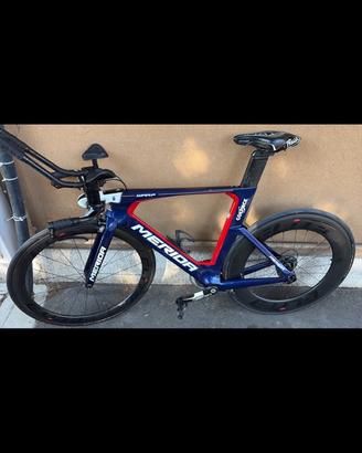 Bici merida taglia l triathlon
