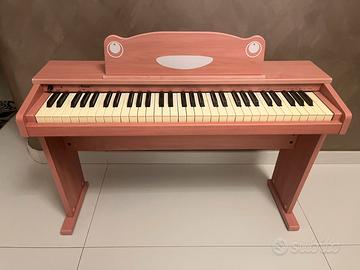 Pianoforte da studio per bambina