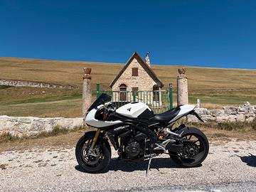 TRIUMPH SPEED TRIPLE 1200 RR – 2022