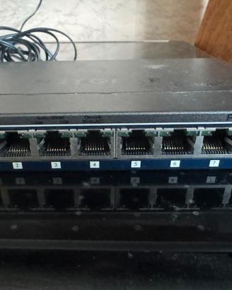 Switch Smart Gigabit Ethernet 8 porte  1 porta PD