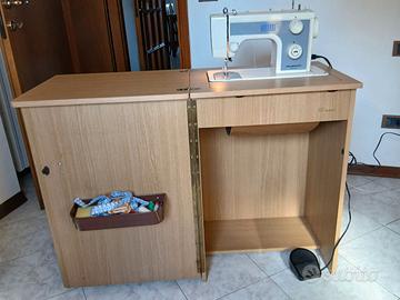 Macchina da cucire Millepunti 541 con mobile