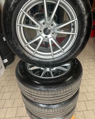 CERCHI CON GOMME ORIGINALI AUDI Q3 2026 235/60R17 