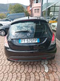 Ypsilon 