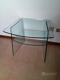 tavolino in vetro di cristallo e quadro 