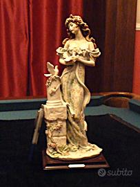 Capodimonte Armani Figura h. cm 34