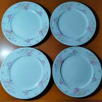 12 piatti Fine Porcelain China, come nuovi