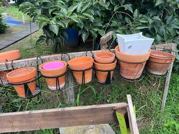 Vaso più sottovaso in ferro 4 euro. Ritiro a Besoz