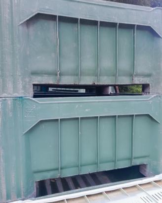 bins in plastica chiusi