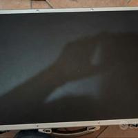 Pedalboard in legno 60x35 con flightcase rockcase