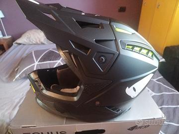 Casco Ufo motocross 