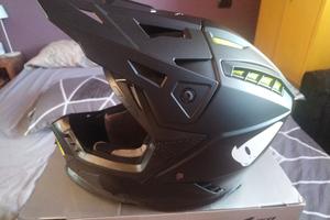 Casco Ufo motocross 
