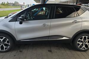 RENlAULT Captur 1.2 intens automatico 