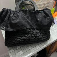 Borsa nera con pizzo