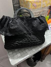 Borsa nera con pizzo