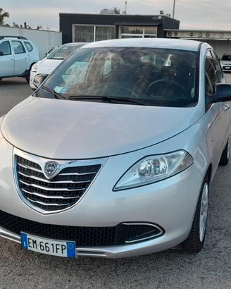Lancia Ypsilon 1.2 69 CV Unyca
