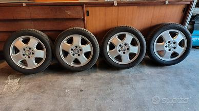 Cerchi in lega 15" Mercedes con gomme Michelin
