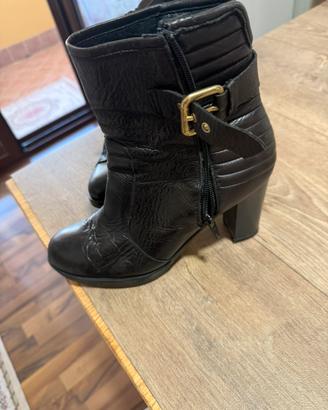 Tronchetto tutto pelle nero, numero 39