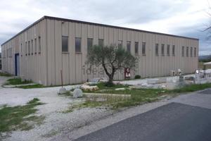 Capannone industriale a Todi