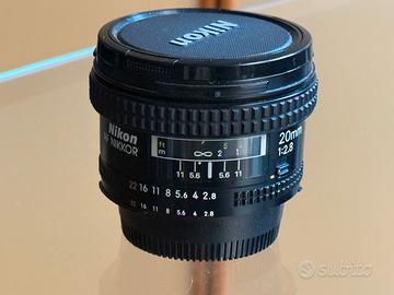 Obiettivo Nikon 20mm f/2.8 AF – Grandangolo