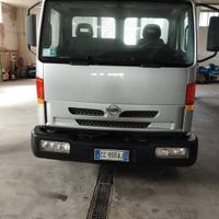 Nissan Atleon 75 q.li patente c ribaltabile