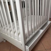 Lettino bimbo/a NUOVO