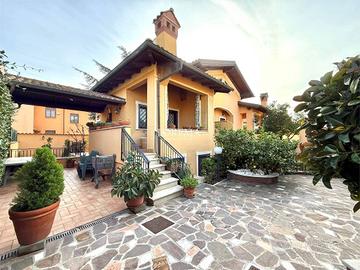 Villa di 180 m² con più di 5 locali a Roma
