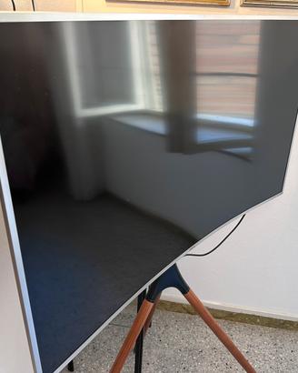 Tv e treppiede