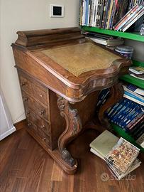 Antica scrivania