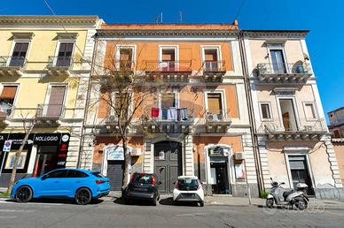 Luminoso appartamento in V. Plebiscito