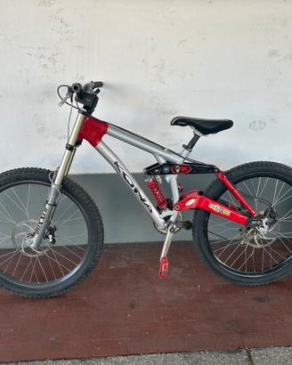 Bicicletta kona downhill taglia M