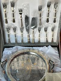 Set Posate Acciaio & Oro 24K con Vassoio Pavoni