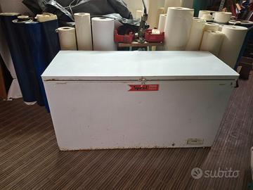 Freezer a pozzetto usato