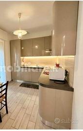 Cucina seminuova 1800€- non si effettua spedizione