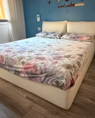 Letto matrimoniale in ecopelle