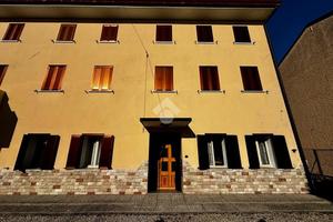 CASA SEMINDIPENDENTE A SERNAGLIA DELLA BATTAGLIA